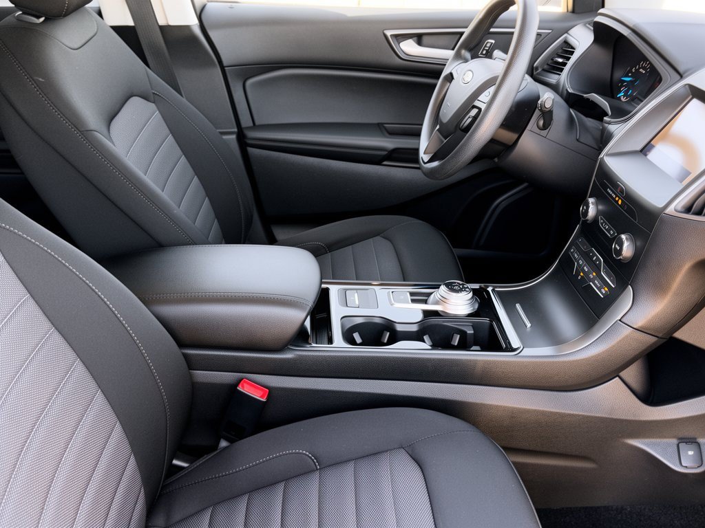 Used 2020 Ford Edge SE FWD image 29