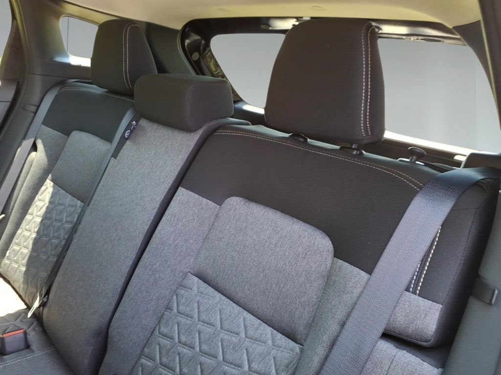 New 2026 Nissan Kicks SV w/ Cold Weather Package FWD image 11