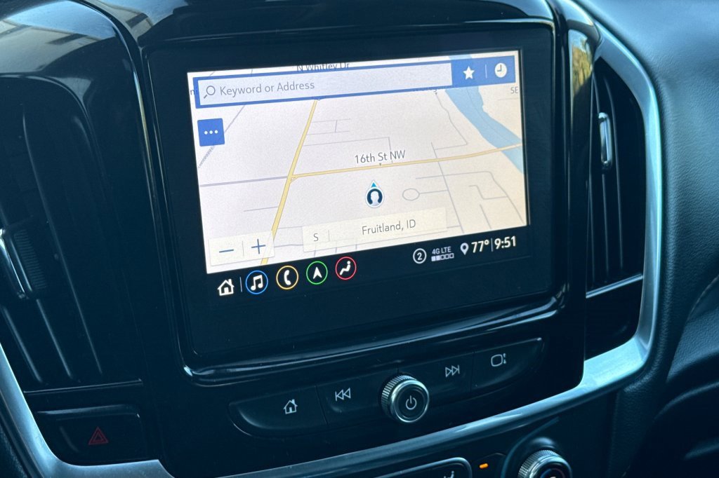 Used 2021 Chevrolet Traverse LT w/ LT Premium Package image 17