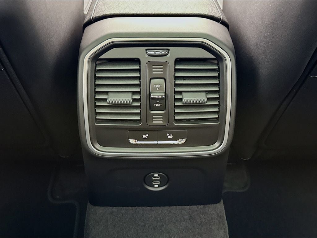 New 2026 Porsche Macan AWD/4WD image 30