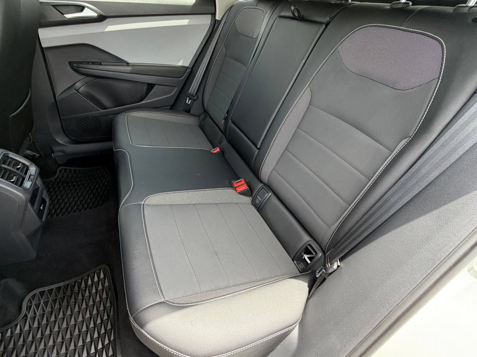 Certified 2022 Volkswagen Taos SE AWD/4WD image 19
