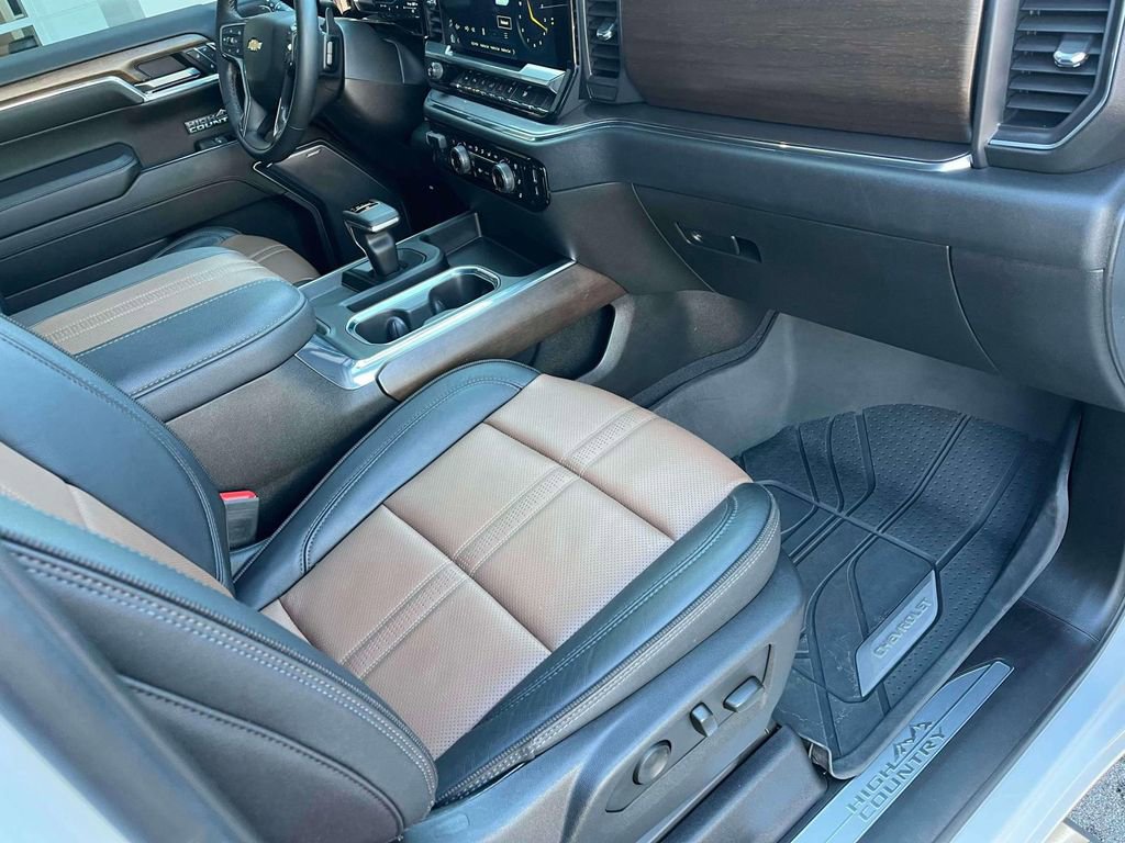 Certified 2023 Chevrolet Silverado 1500 High Country w/ Technology Package image 22