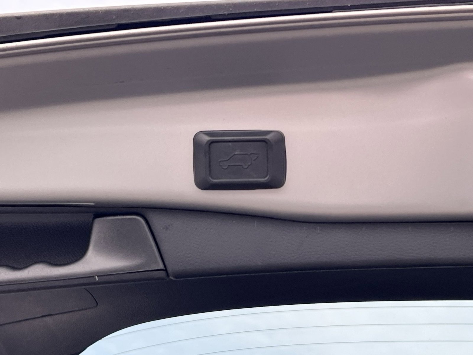 Used 2021 Toyota RAV4 XLE Premium image 29