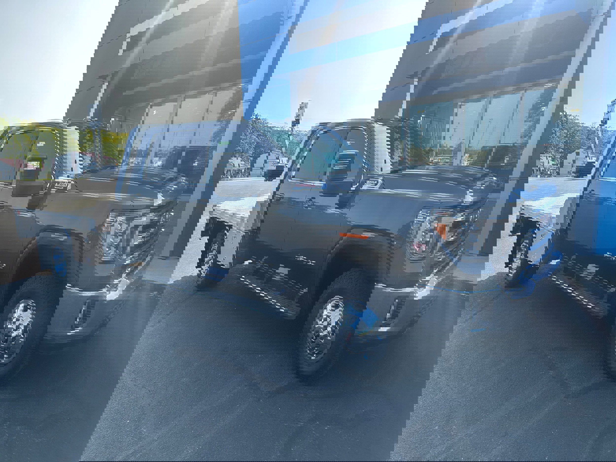 Used 2020 GMC Sierra 3500 SLE w/ SLE Convenience Package image 3