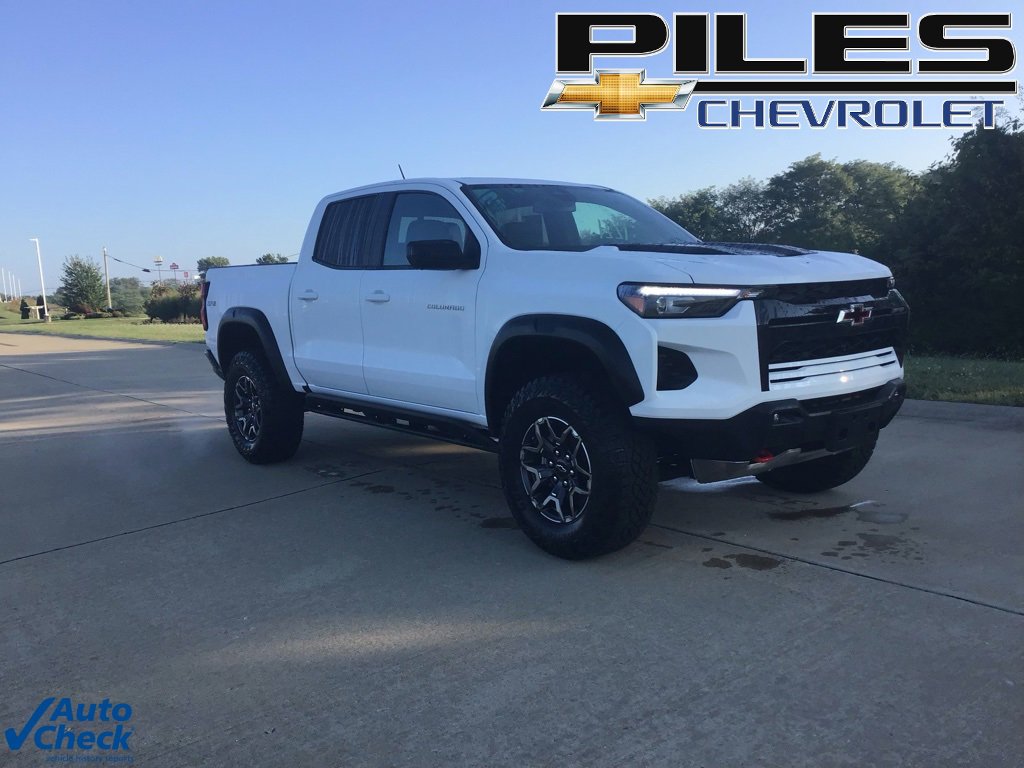 Used 2025 Chevrolet Colorado ZR2 w/ Technology Package image 1