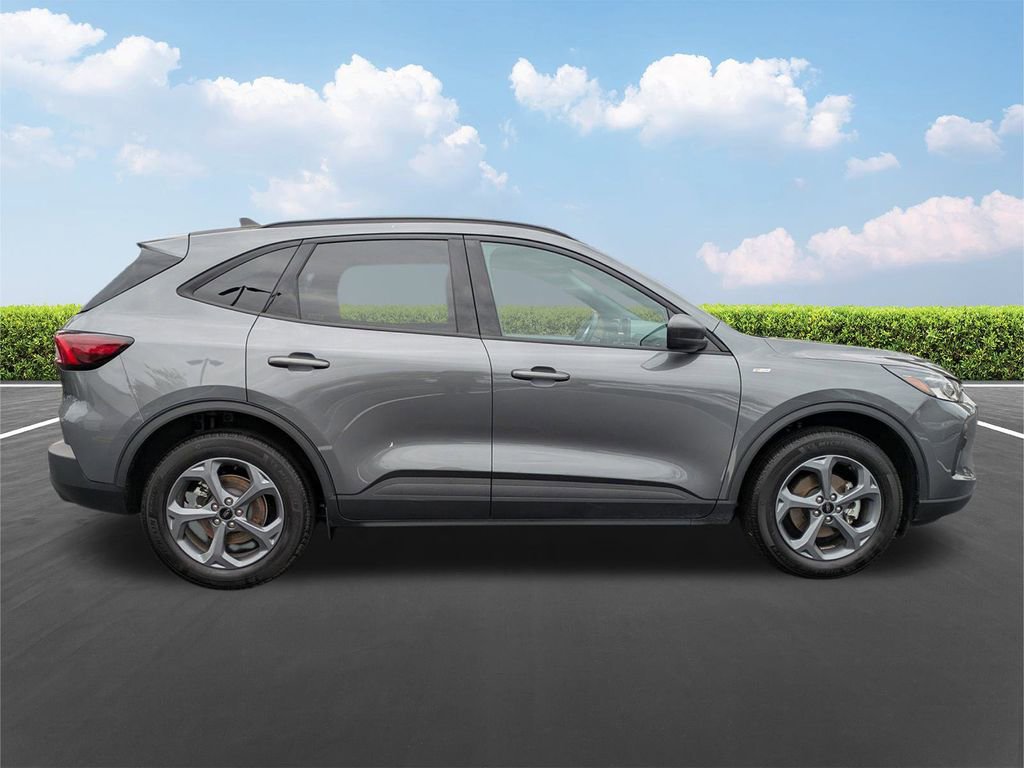 Used 2025 Ford Escape ST-Line image 3