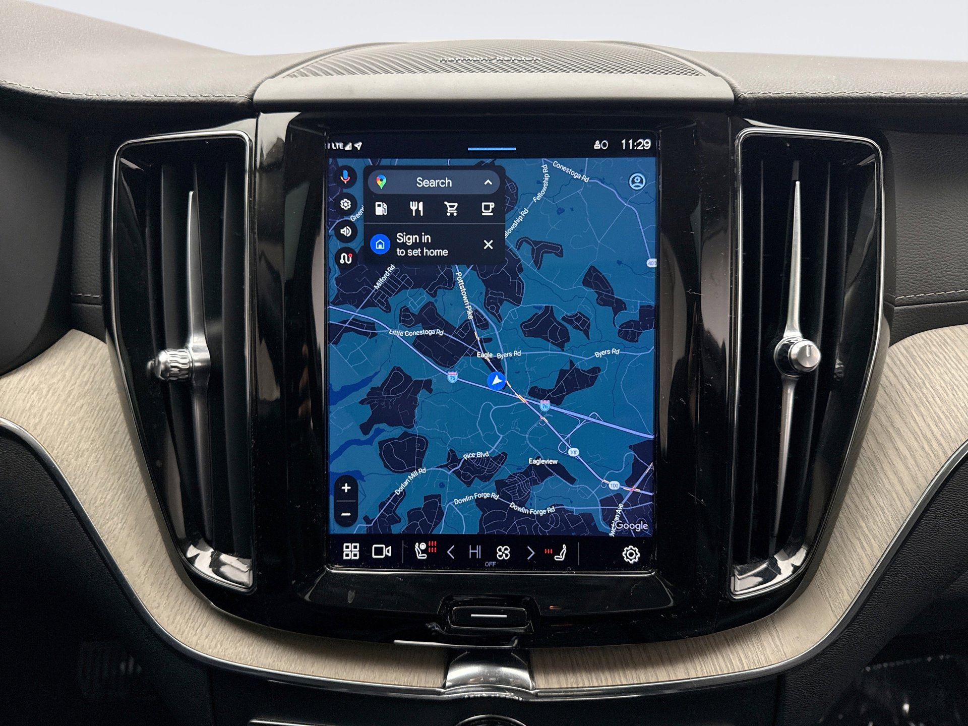 Used 2022 Volvo XC60 B5 Inscription w/ Climate Package image 15