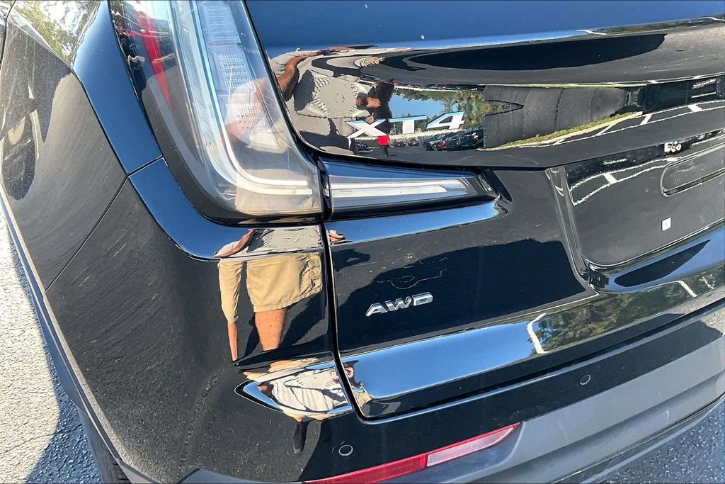 Used 2022 Cadillac XT4 Sport w/ Enhanced Visibility Package AWD/4WD image 23