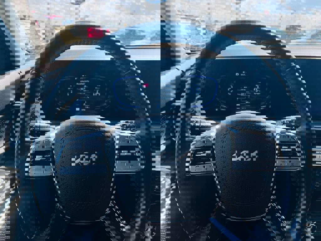 Used 2025 Kia Telluride S AWD/4WD image 24