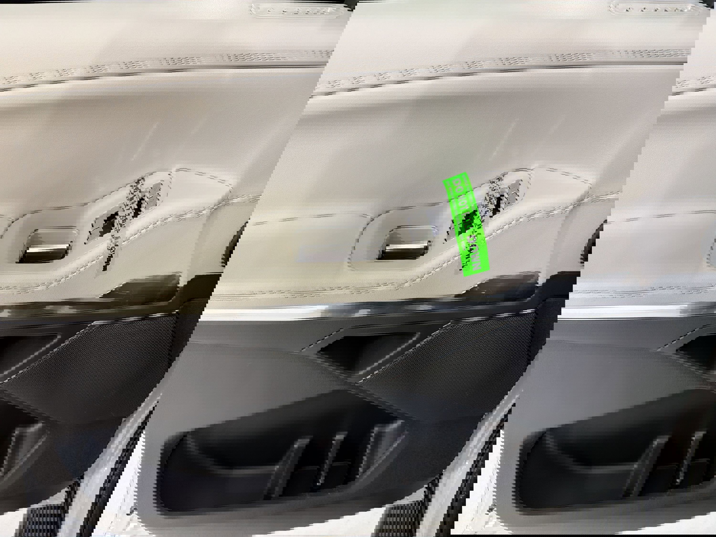 New 2026 Lincoln Navigator L Premier image 12