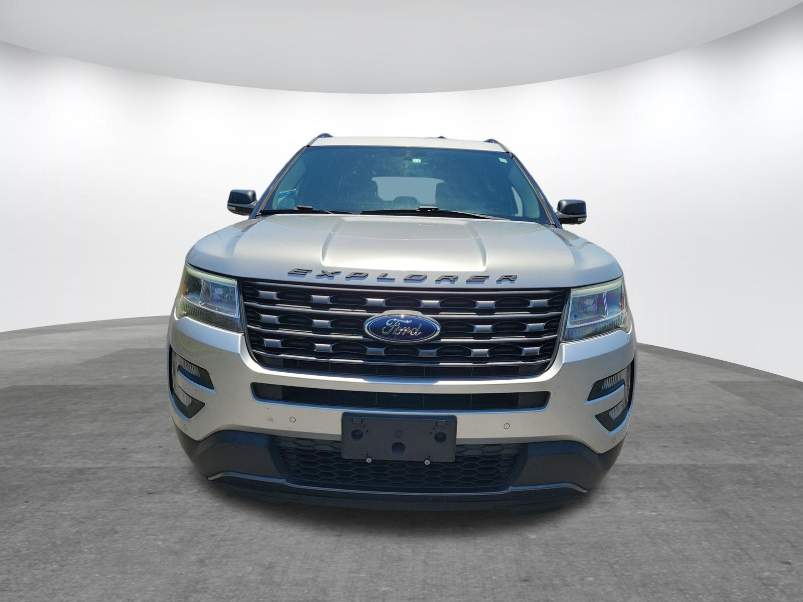 Used 2017 Ford Explorer XLT w/ Equipment Group 202A FWD image 25