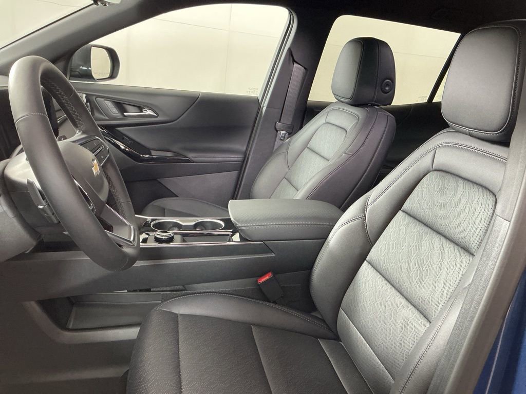 New 2026 Chevrolet Equinox LT w/ Convenience Package II AWD/4WD image 5