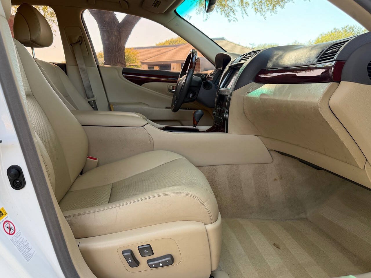 Used 2009 Lexus LS 460 w/ Comfort Pkg RWD image 12