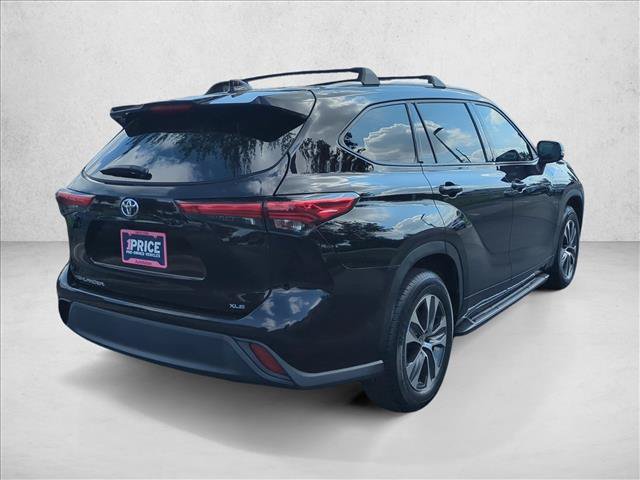 Used 2022 Toyota Highlander XLE FWD image 5