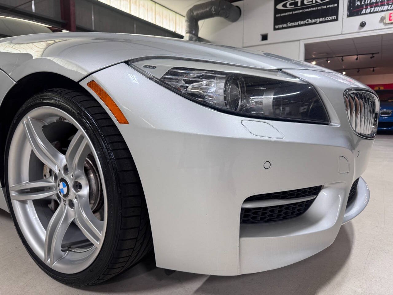 Used 2011 BMW Z4 sDrive35is RWD image 22