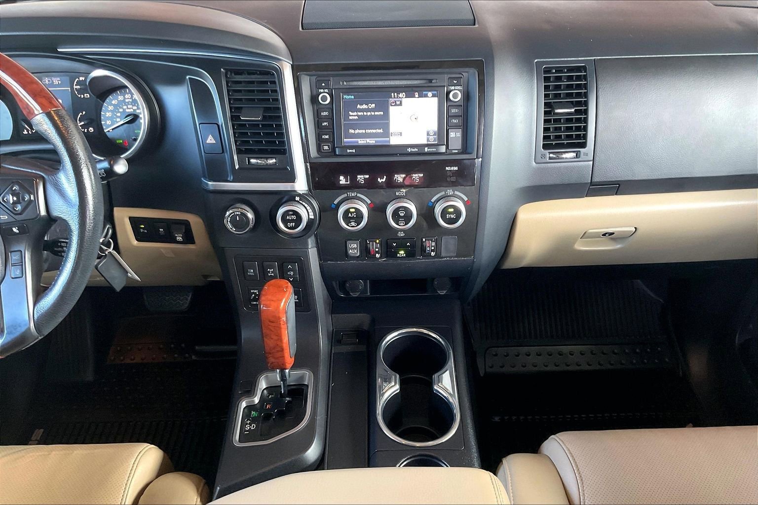 Used 2019 Toyota Sequoia Platinum AWD/4WD image 7