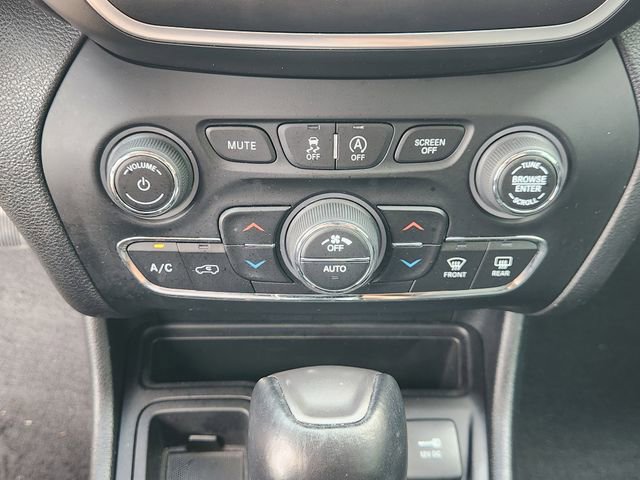 Used 2022 Jeep Cherokee Latitude Lux FWD image 18