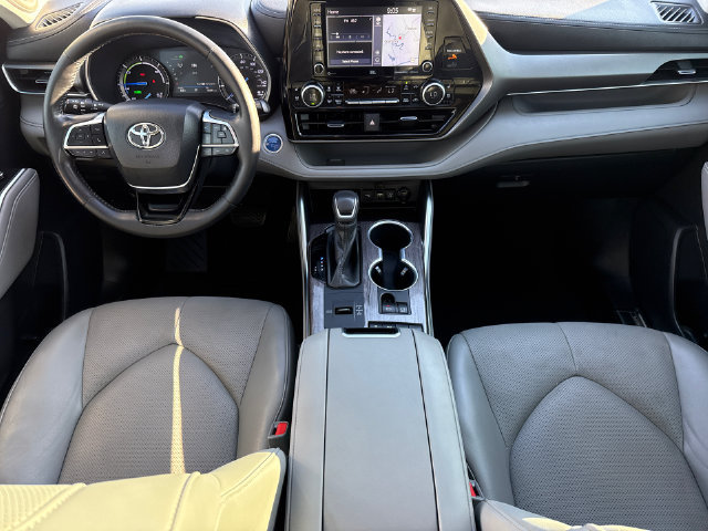 Used 2020 Toyota Highlander Limited FWD image 13