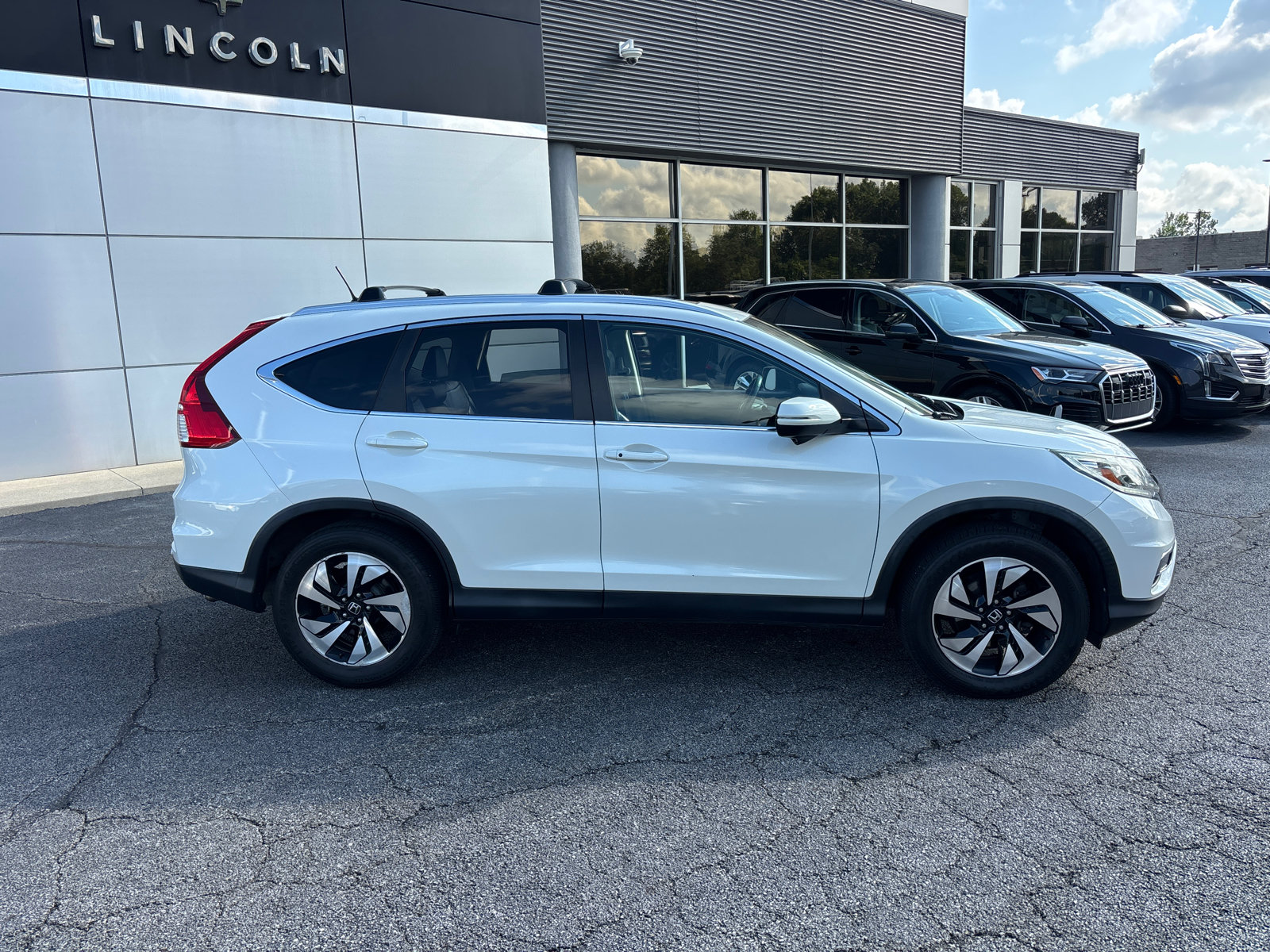 Used 2015 Honda CR-V Touring image 8