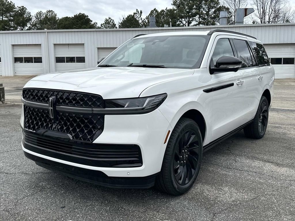 New 2025 Lincoln Navigator Reserve w/ Jet Appearance Package image 3