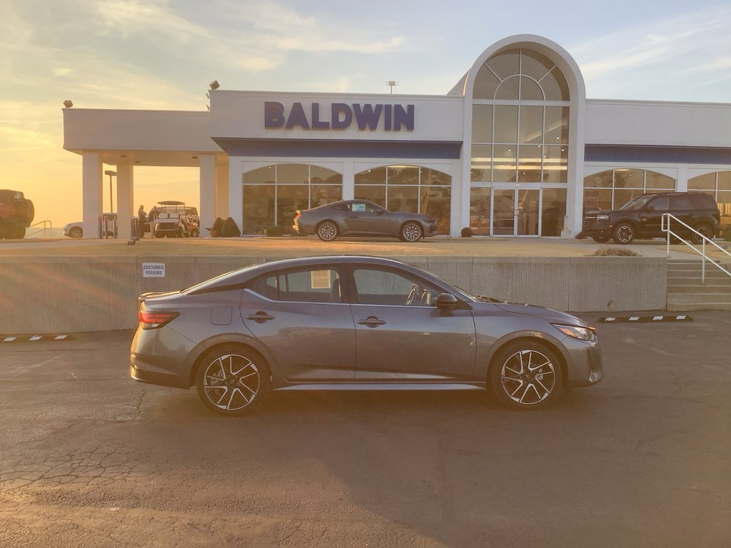 Used 2024 Nissan Sentra SR w/ SR Premium Package image 8