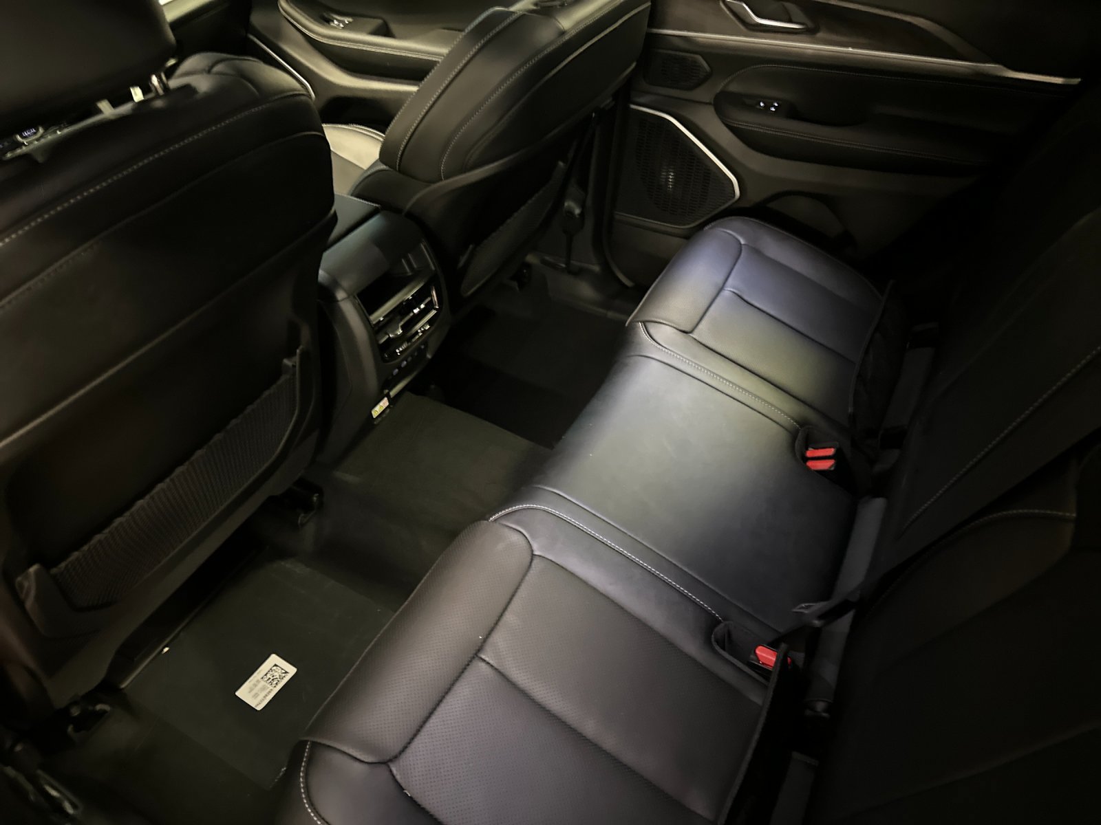 New 2026 Jeep Grand Cherokee Limited AWD/4WD image 11
