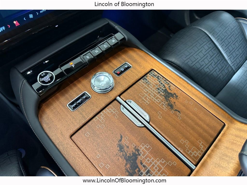 Used 2025 Lincoln Navigator Black Label image 29