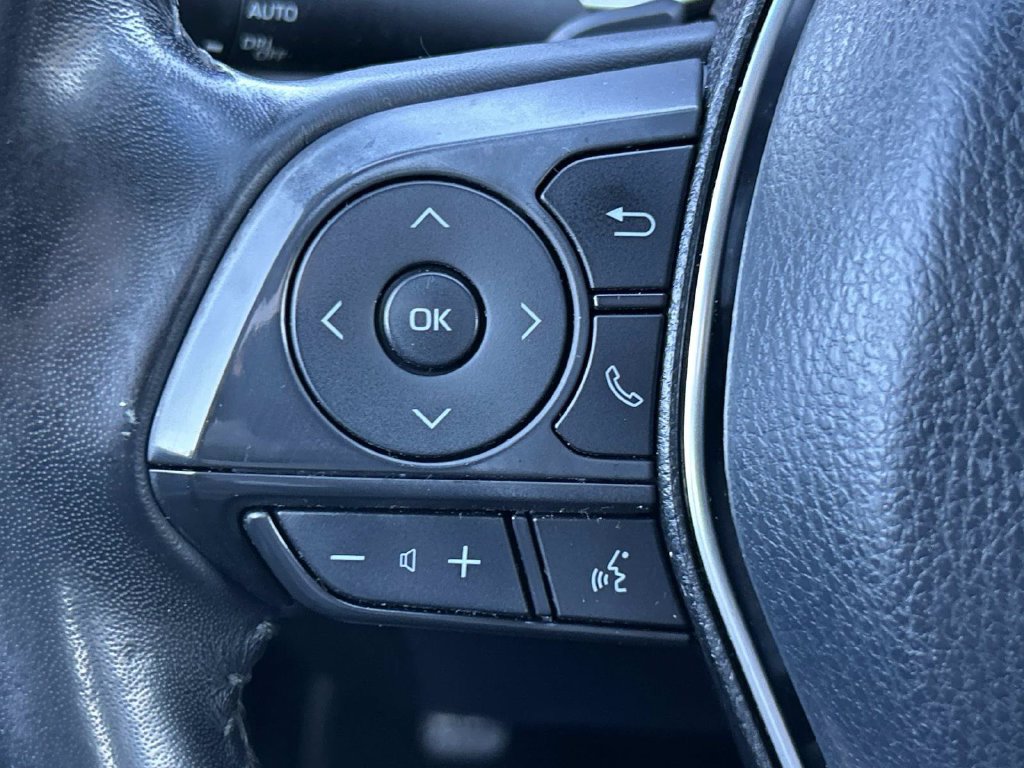 Used 2018 Toyota Camry SE FWD image 25