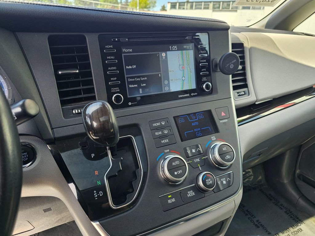 Used 2018 Toyota Sienna XLE w/ XLE Navigation Package AWD/4WD image 27