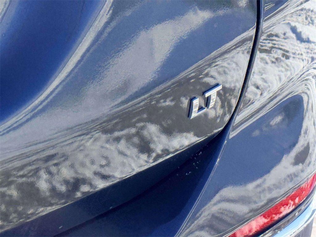 Used 2019 Chevrolet Equinox LT w/ Driver Convenience Package image 7