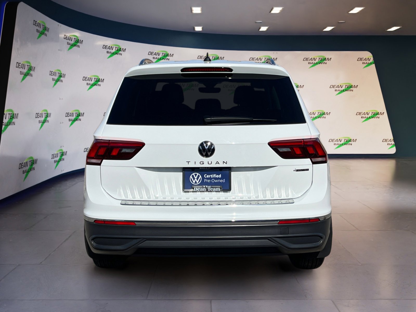 Certified 2024 Volkswagen Tiguan Wolfsburg Edition image 7