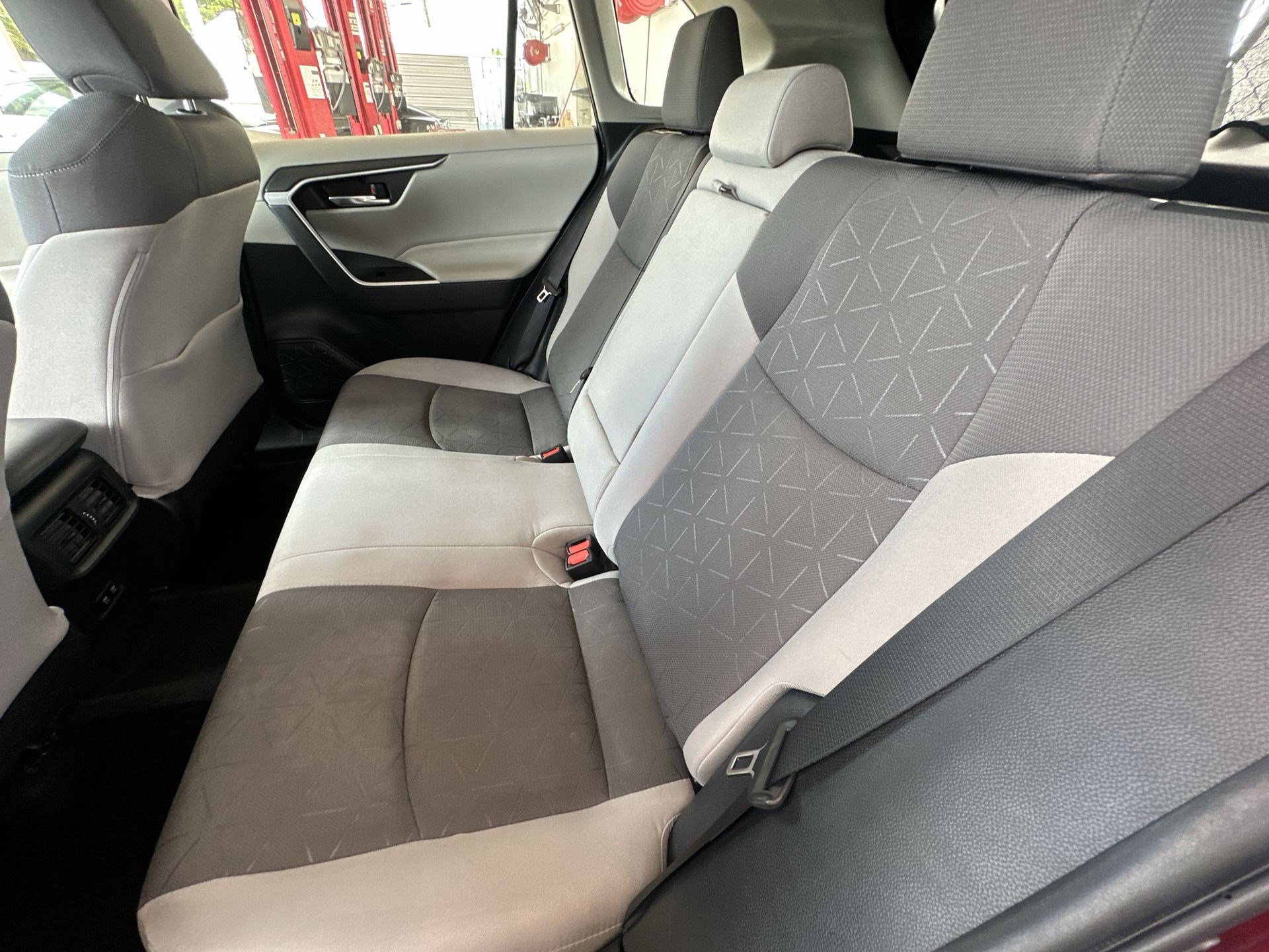 Used 2021 Toyota RAV4 XLE image 26