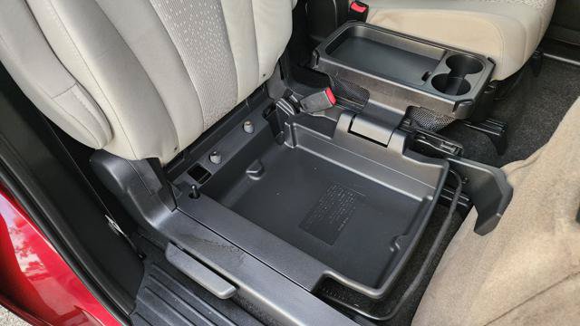 Used 2012 MAZDA MAZDA5 Touring w/ Moonroof & Audio Pkg FWD image 17