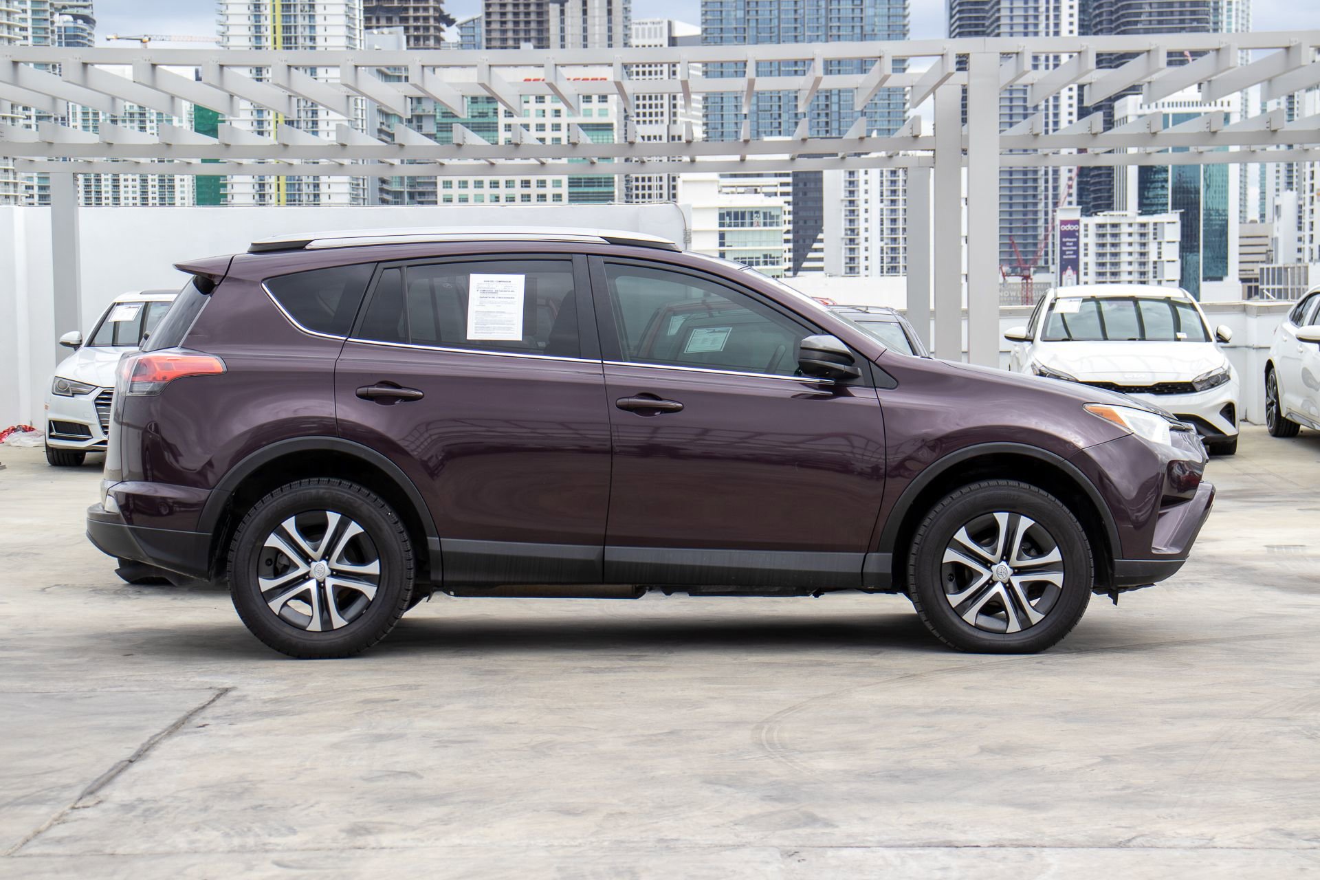 Used 2018 Toyota RAV4 LE image 4