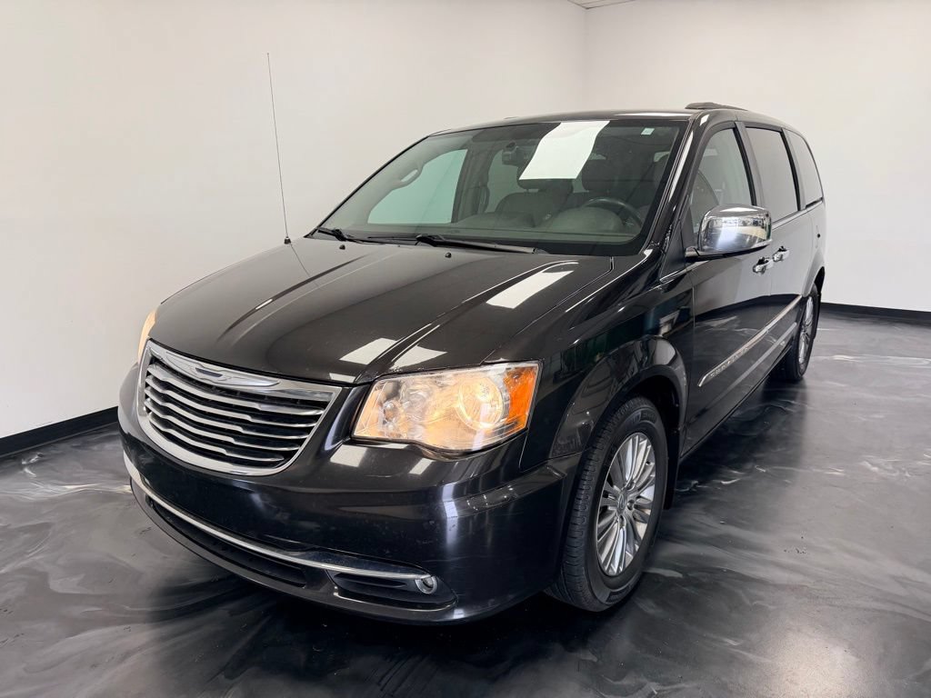 Used 2014 Chrysler Town & Country Touring-L w/ Driver Convenience Group FWD image 20