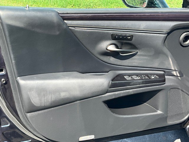 Used 2020 Lexus ES 300h w/ Premium Package FWD image 30