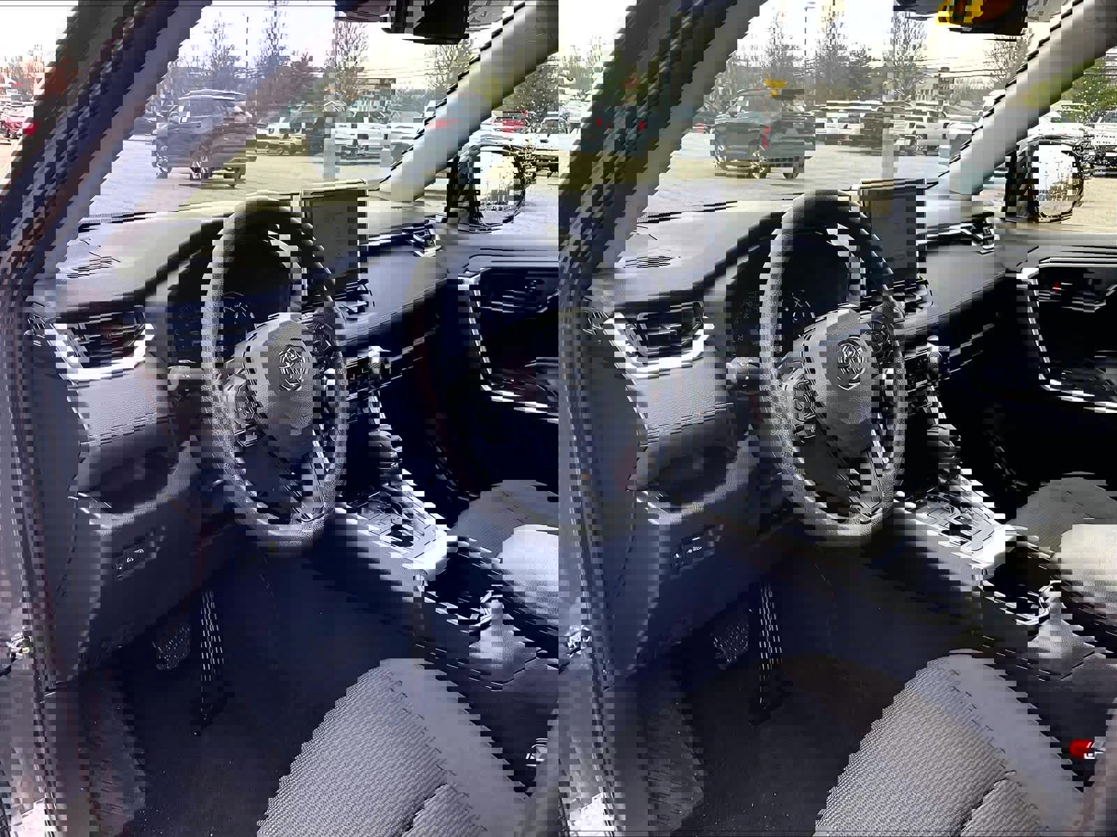 Used 2025 Toyota RAV4 LE image 8