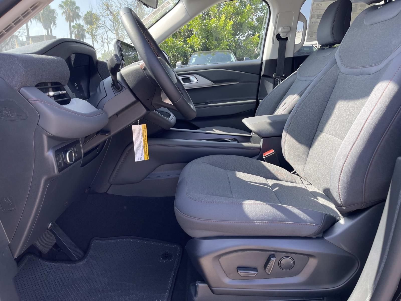 New 2026 Ford Explorer Active RWD image 18