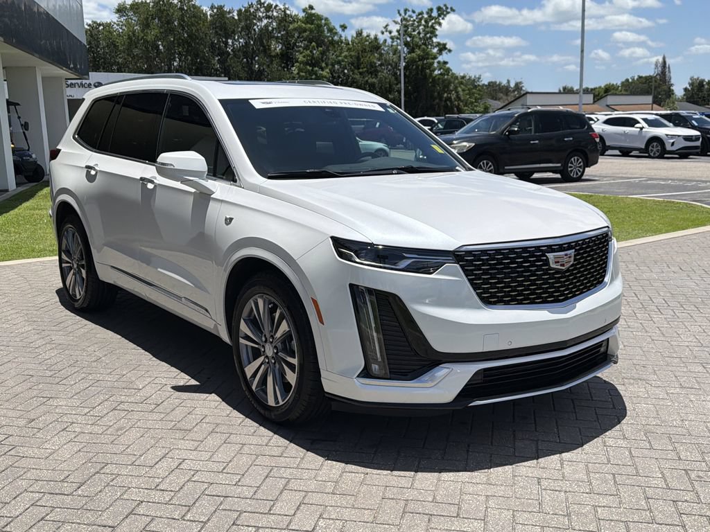 Certified 2025 Cadillac XT6 Premium Luxury FWD image 6