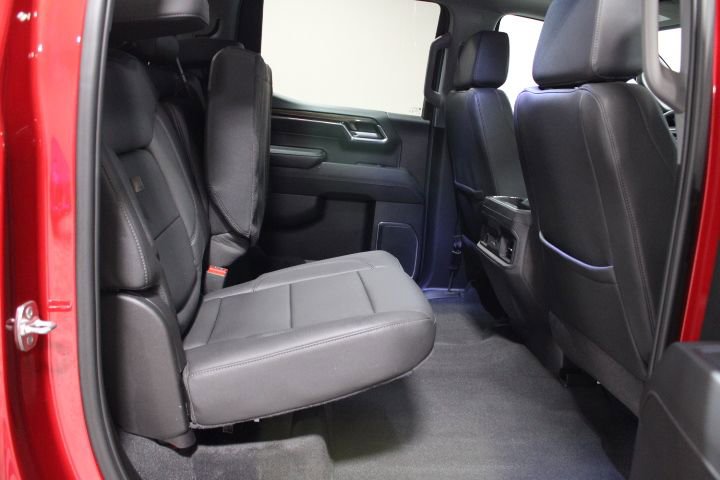 Used 2025 Chevrolet Silverado 1500 LT Trail Boss w/ Convenience Package II AWD/4WD image 32