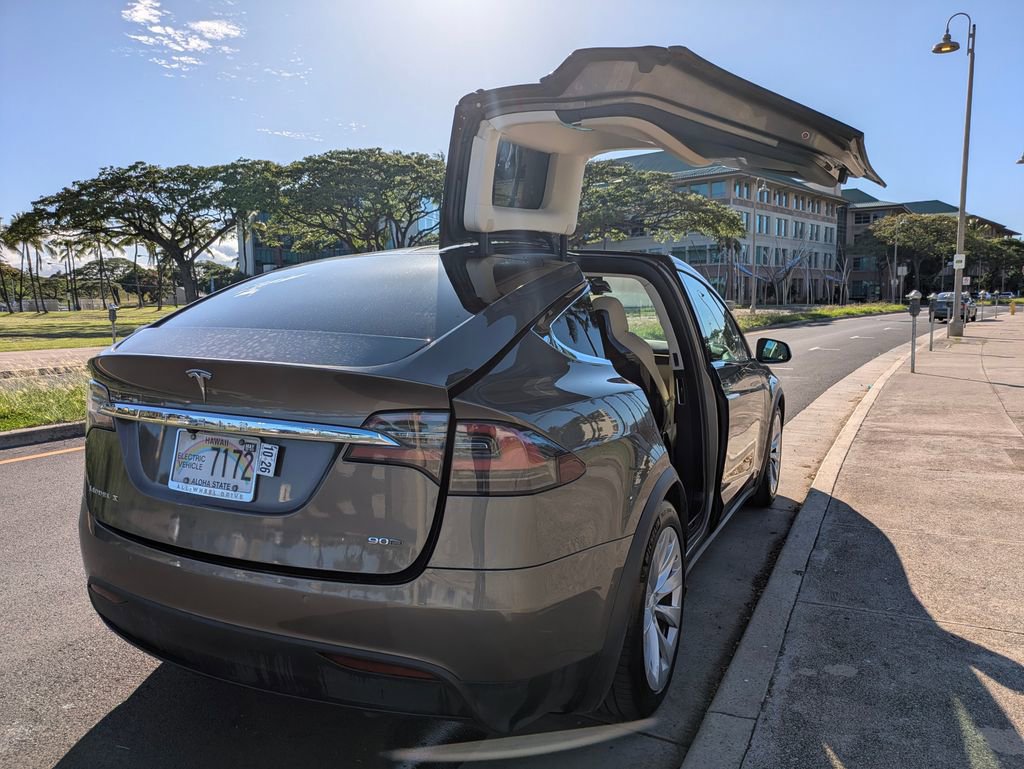 Used 2016 Tesla Model X 90D AWD/4WD image 12