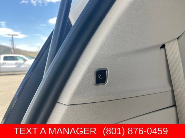 Used 2017 Chrysler Pacifica Touring FWD image 9