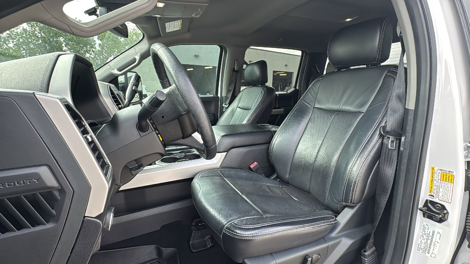 Used 2020 Ford F250 Lariat w/ Chrome Package AWD/4WD image 13