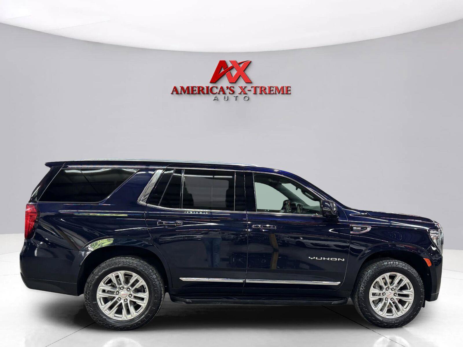 Used 2022 GMC Yukon SLT w/ SLT Luxury Package AWD/4WD image 7