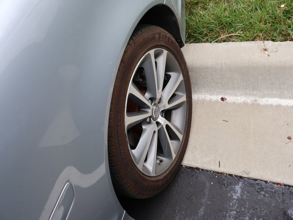 Used 2011 Volvo C70 T5 w/ Climate Pkg image 19