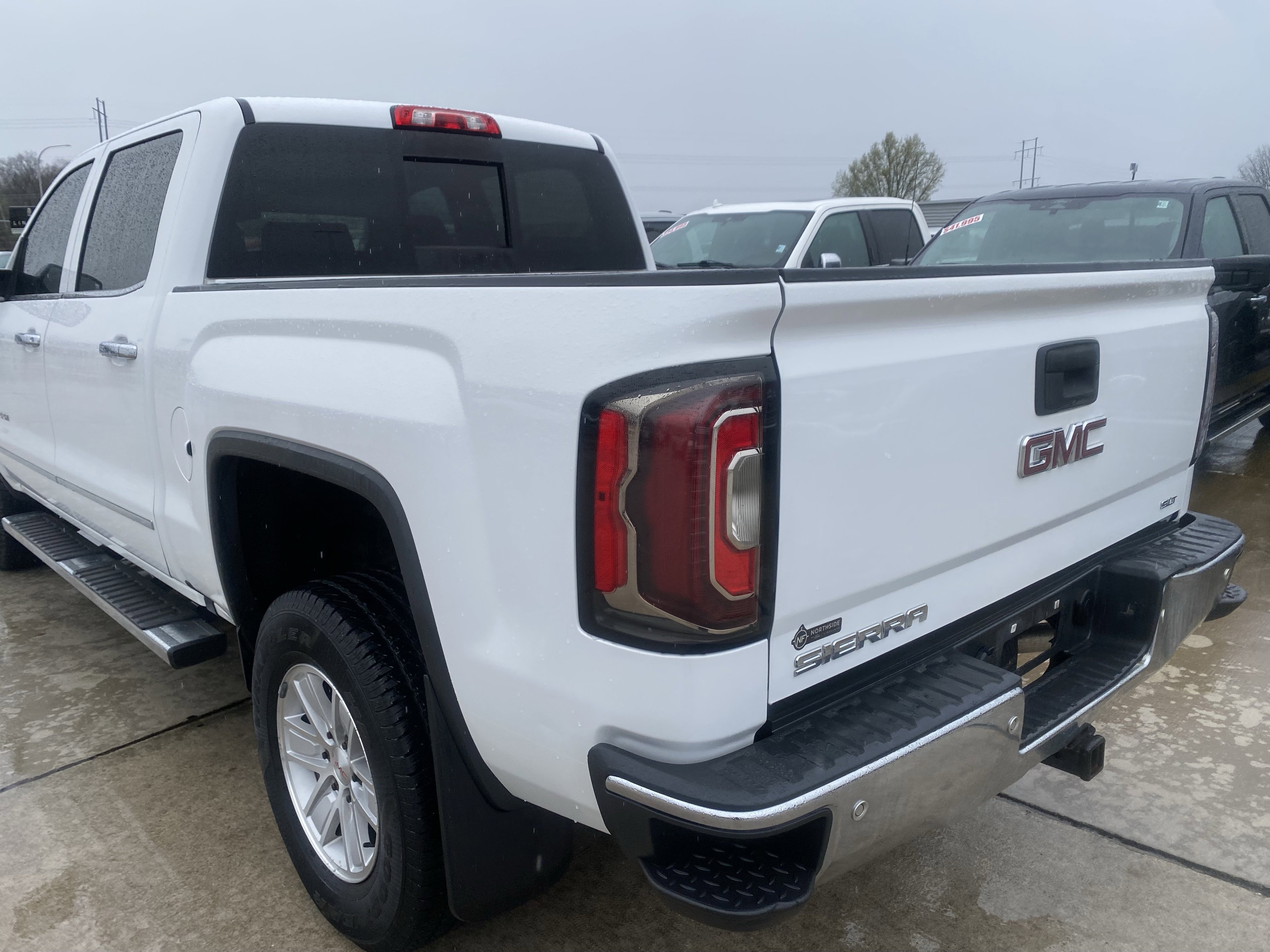 Used 2018 GMC Sierra 1500 SLT AWD/4WD image 4