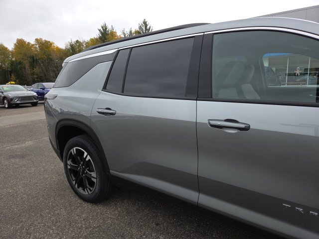 New 2027 Chevrolet Traverse LT w/ LPO, Floor Liner Package AWD/4WD image 11