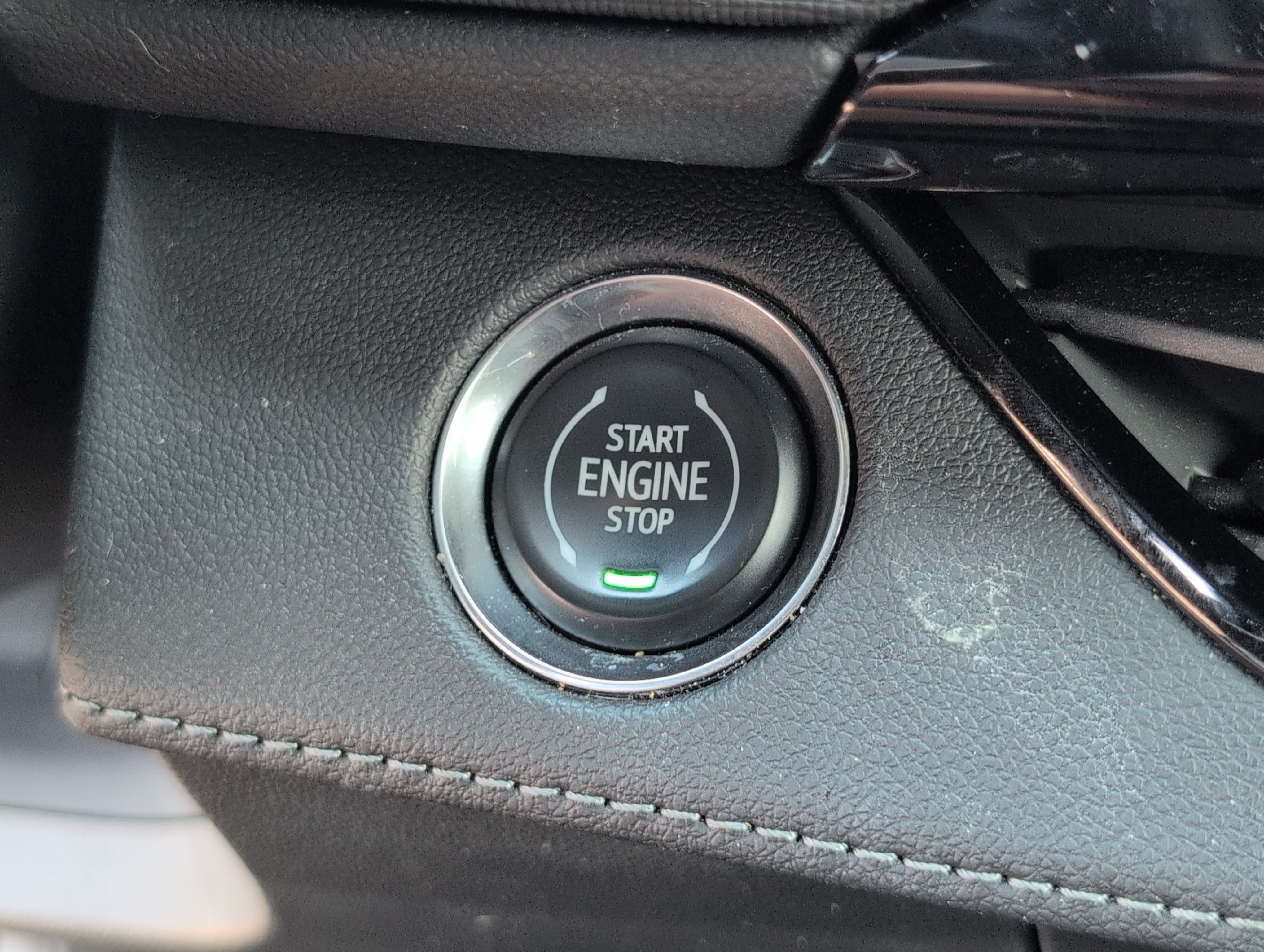 Used 2025 Buick Enclave Sport Touring FWD image 21