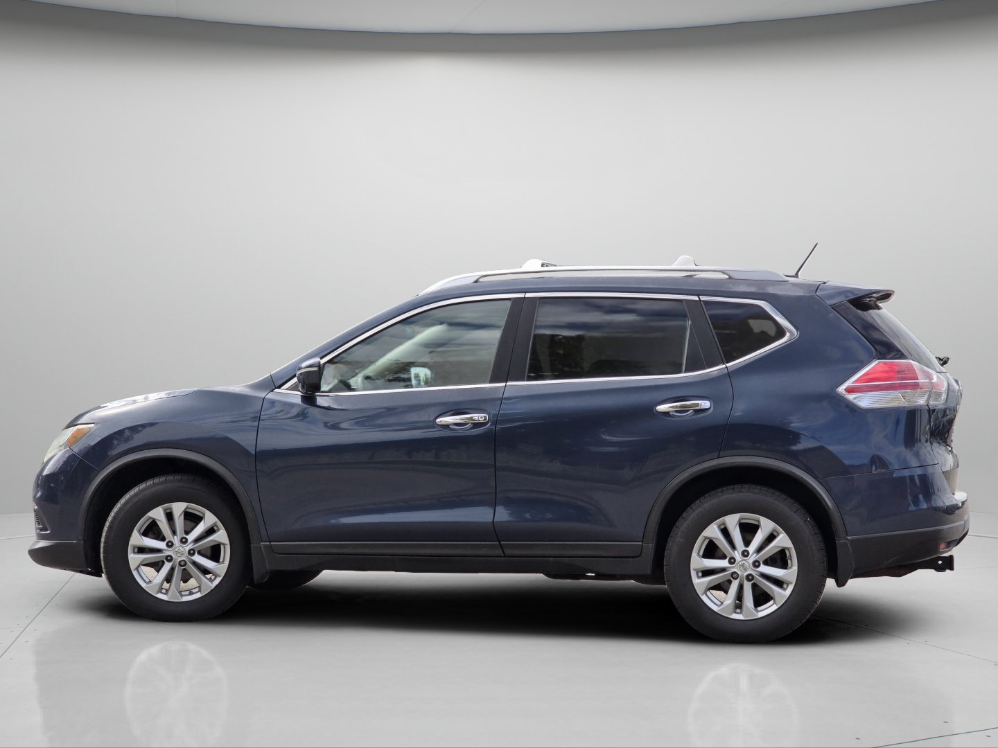 Used 2015 Nissan Rogue SV w/ SV Premium Package AWD/4WD image 17