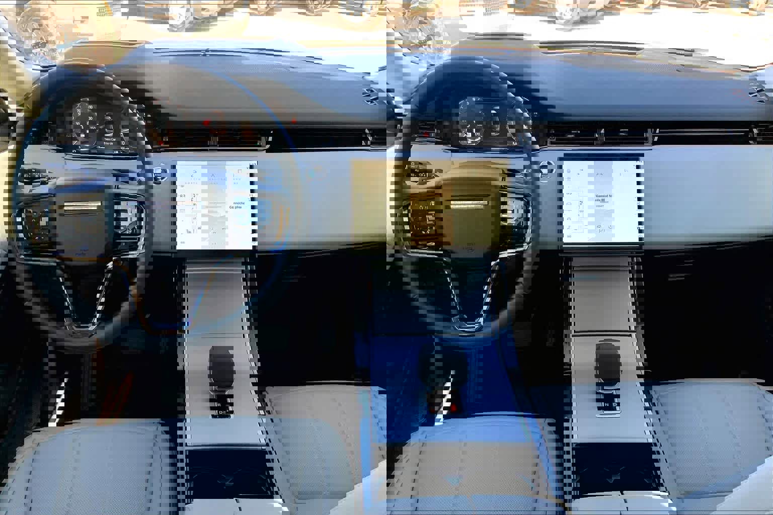 Used 2025 Land Rover Range Rover Evoque S image 5